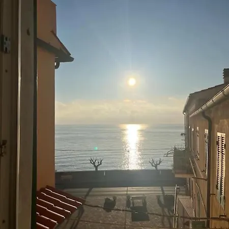 Le Finestre Sul Mare Апартаменты Рио-Марина